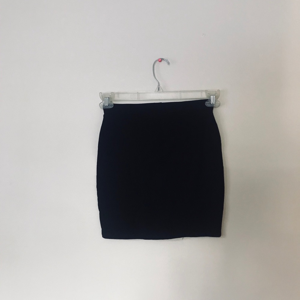 Mini skirt - Picture 2 of 2
